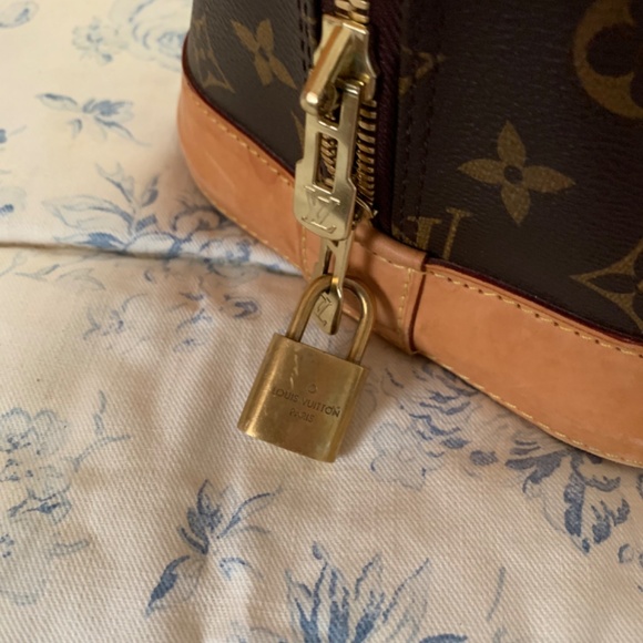 Louis Vuitton Alma GM - Picture 5 of 12